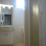 salle de bain équipée pour des vacances pas loin des Thermes Mondony
